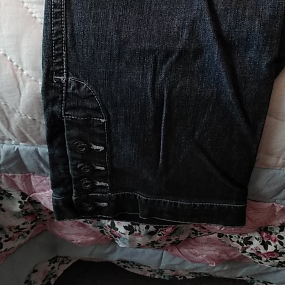 Jeans - Picture 2 of 3